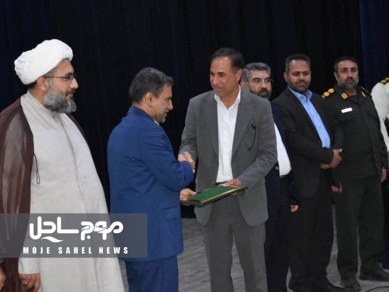 آیین تکریم و معارفه سرپرست فرمانداری حاجی‌آباد برگزار شد
