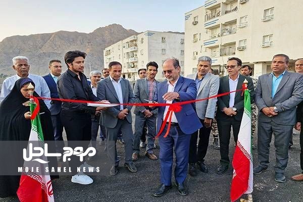 افتتاح و کلنگ زنی سه طرح عمرانی با اعتبار ۸۰۰ میلیارد ریال در حاجی آباد هرمزگان
