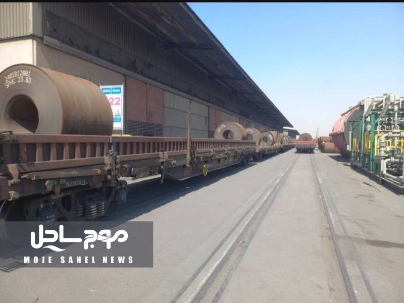 بارگیری ۵۰۰۰ تن رول آهن در بندر شهید رجایی به مقصد ایستگاه های حسن آباد و سیستان از طریق راه آهن هرمزگان