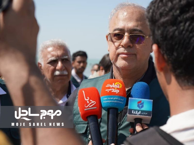 گزارش تصویری پاکسازی سواحل بندرعباس با عنوان “سین هشتم”