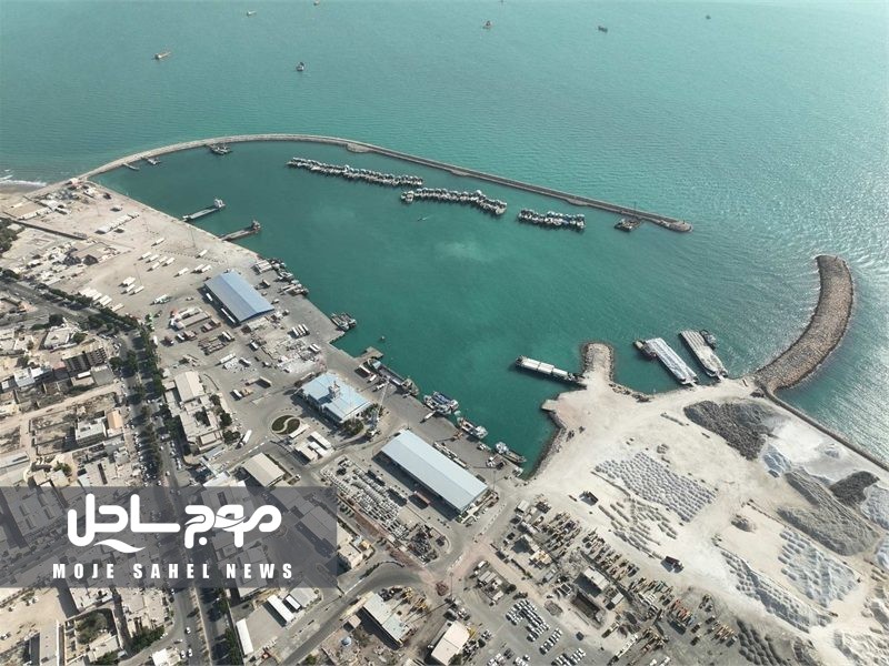 ترابری ایمن بیش از ۷۷۹ هزار مسافر دریایی، گردشگران داخلی و بین المللی/ تردد بیش از ۳۳ هزار فروند شناور/ نجات جان ۶۷ نفر در آب های حوزه ی استحفاظی غرب استان هرمزگان