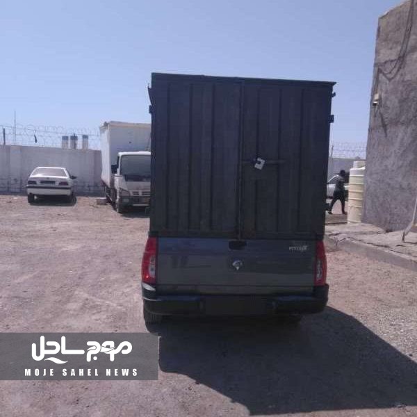 توقیف خودروی حامل لوازم پزشکی ۵۰ میلیاردی در “بندر لنگه”