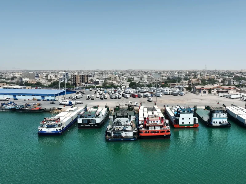 ترابری ایمن بیش از ۴۲۸ هزار مسافر در بنادر غرب استان هرمزگان